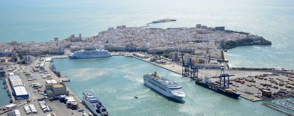 Полиция Испании изъяла более четырех тонн гашиша на борту судна, прибывшего из Великобритании